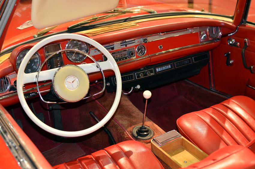 Mercedes Dash | Temecula Auto Repair & Transmission Classic Mercedes Dashboard