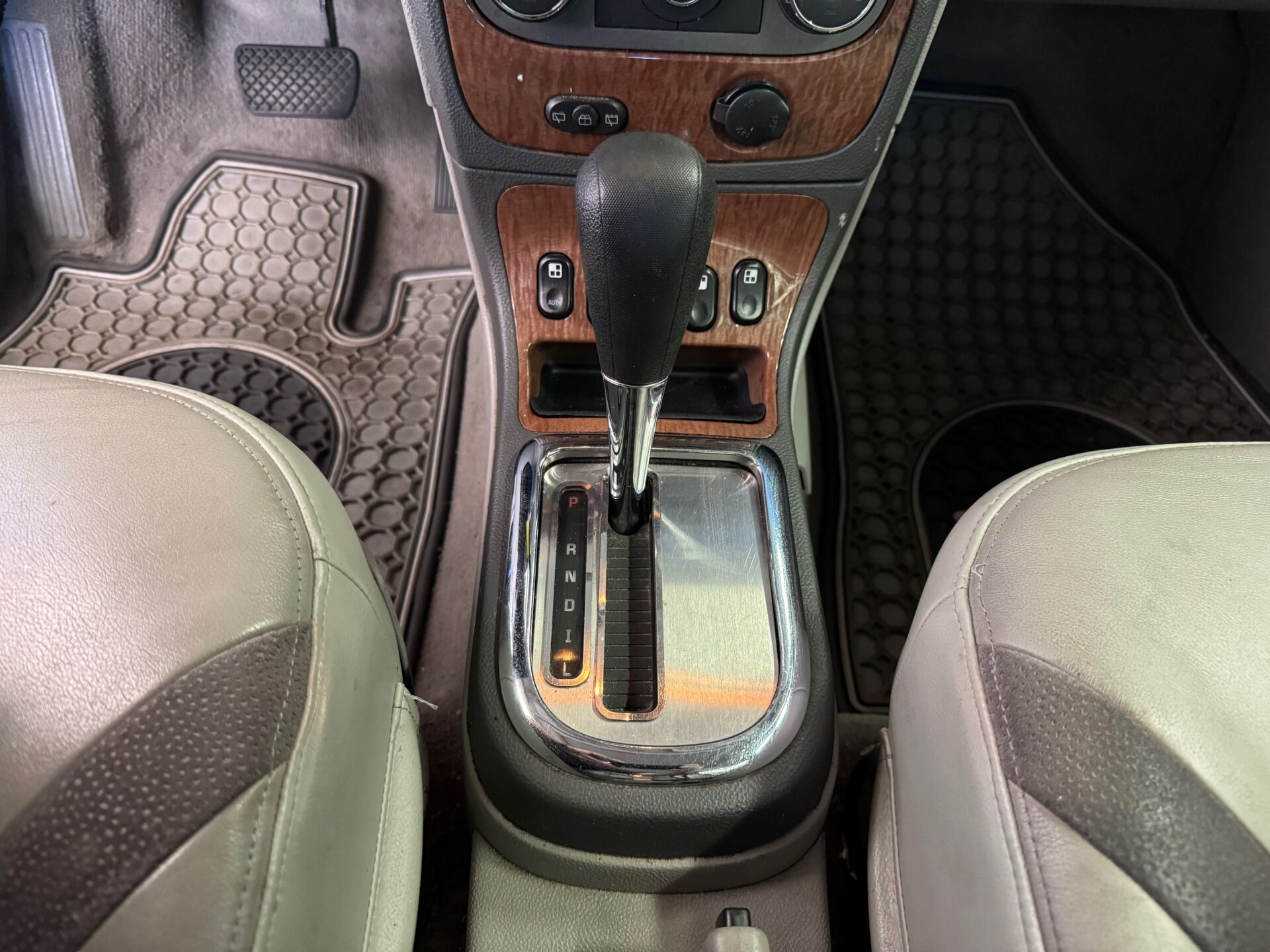 Transmission Shifter | Temecula Auto Repair & Transmission A floor-mounted transmission shift lever